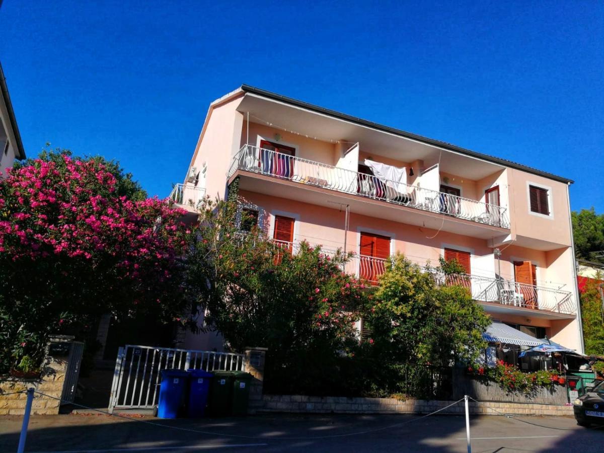 Apartmani Leon Biograd Na Moru Bagian luar foto