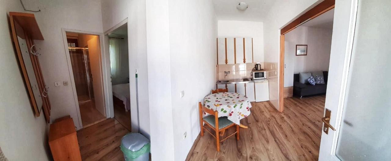 Apartmani Leon Biograd Na Moru Bagian luar foto
