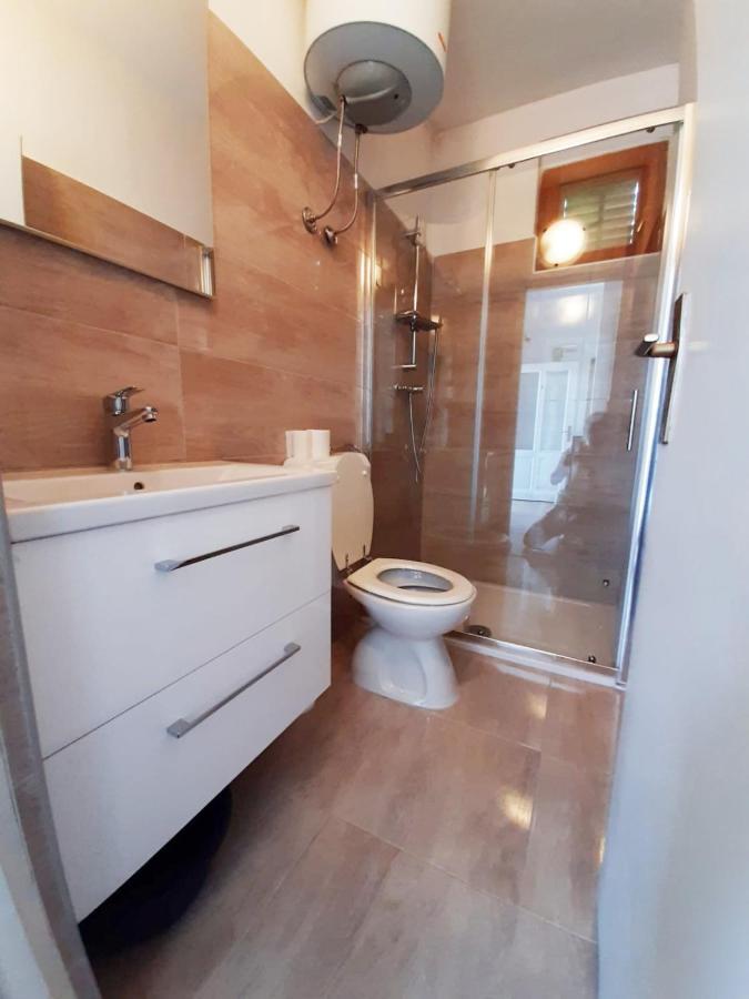 Apartmani Leon Biograd Na Moru Bagian luar foto