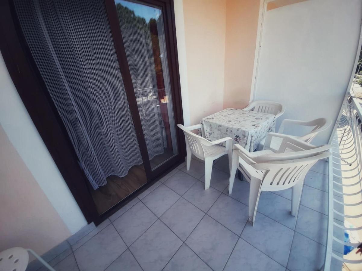 Apartmani Leon Biograd Na Moru Bagian luar foto