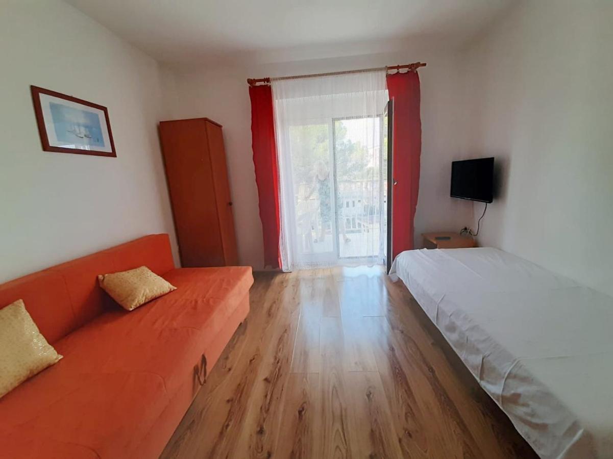 Apartmani Leon Biograd Na Moru Bagian luar foto