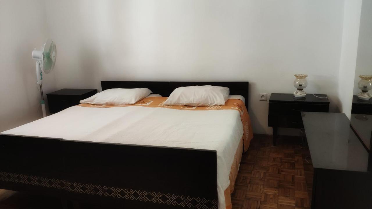 Apartmani Leon Biograd Na Moru Bagian luar foto