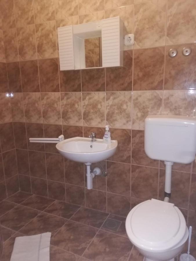 Apartmani Leon Biograd Na Moru Bagian luar foto